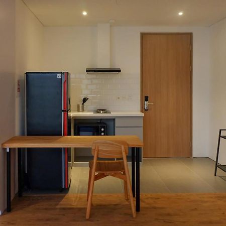 Tengah Tengah Jakarta Exterior photo