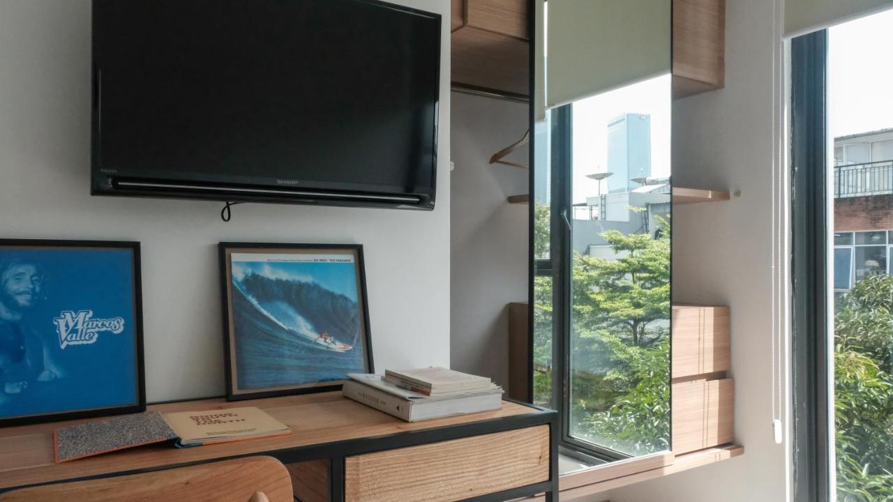 Tengah Tengah Jakarta Exterior photo